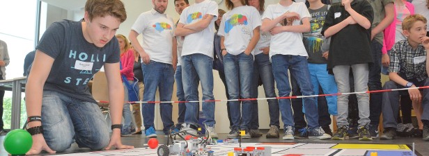 Roboterwettbewerb-in-der-Hochschule-Ruhr